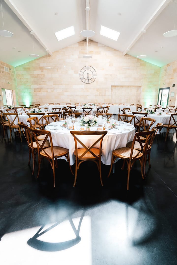 réception-salle-tables-mariage-vertical.jpg