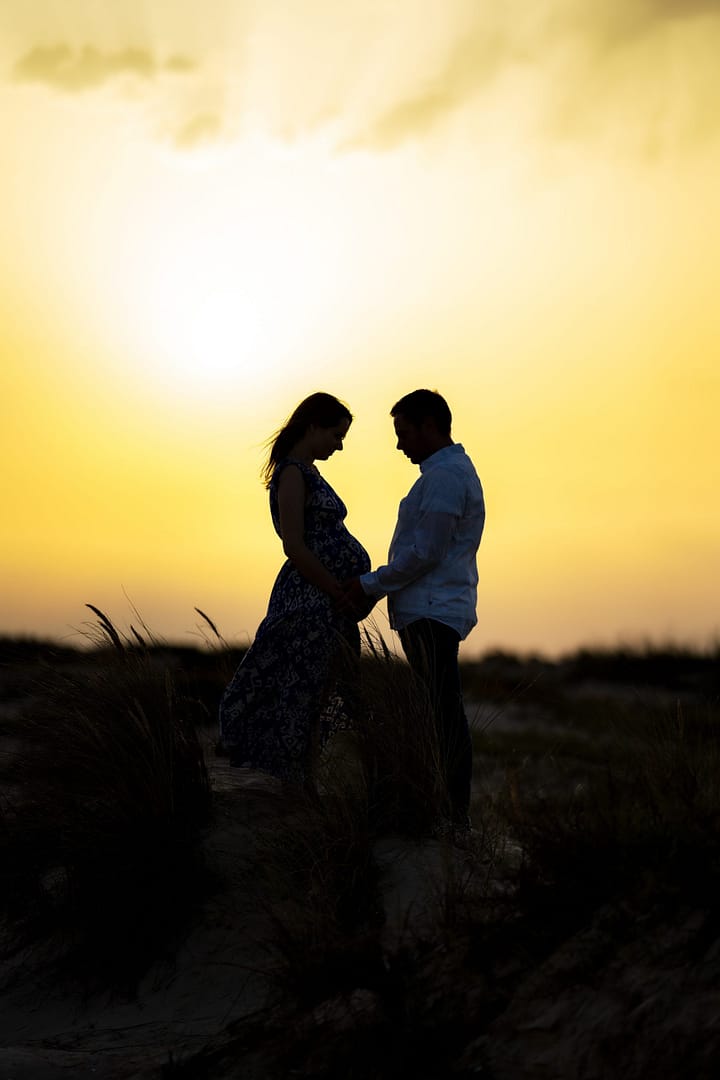 couple-enceinte-famille-bébé-bassin-arcachon-sunset
