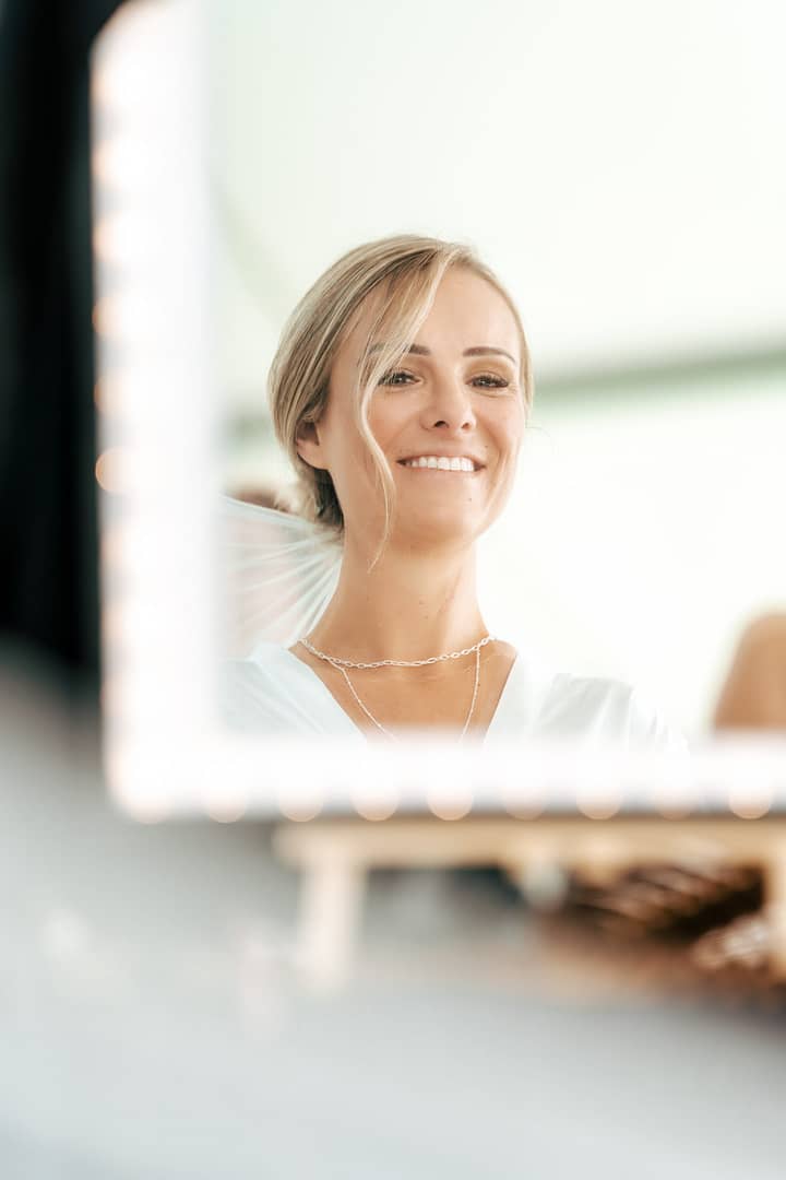 mariée-reflet-coiffure-voile-miroir
